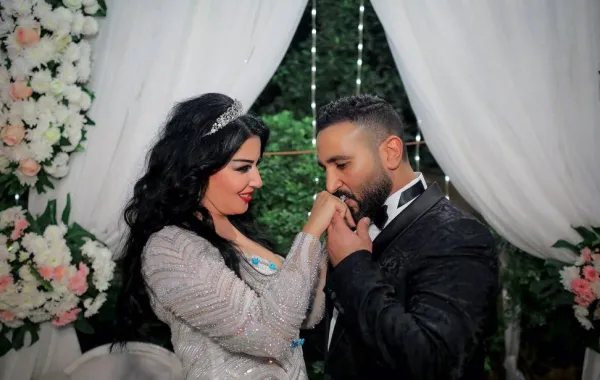 سمية الخشاب ب"الفيديو": لم أتزوج أحمد سعد إلا بعد طلاقه من ريم البارودي ..وعمرنا ما كنا أصحاب