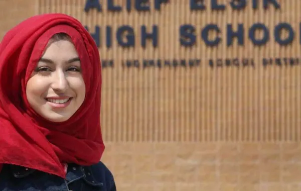 16 جامعة مرموقة في أميركا تتنافس على طالبة جزائرية