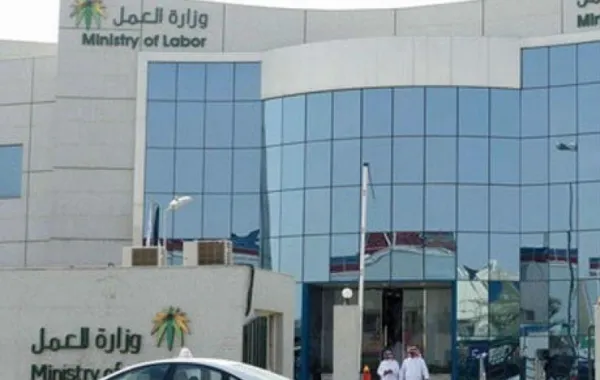 إطلاق خدمة السيارات لذوي الاحتياجات وكبار السن في عرعر