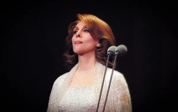 في عيد ميلاد السيدة "فيروز" الـ82.. كل عام وصوتك يصنع صباحاتنا