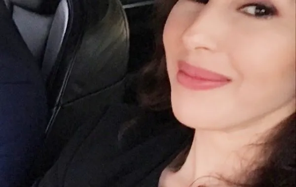 ورد الخال تغني وتعبّر عن موهبتها الرابعة