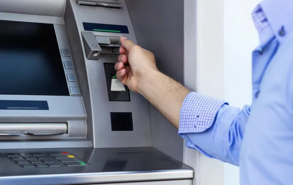 البنوك السعودية تحذر من الإعلانات المشبوهة