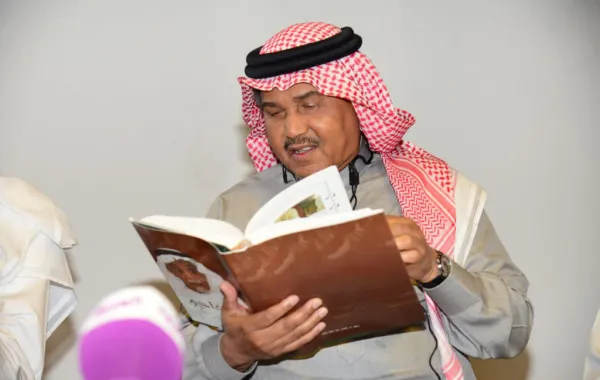 الفنان محمد عبده يقدّم التعازي في جمعية الثقافة والفنون ولأهل الراحل إبراهيم خفاجي