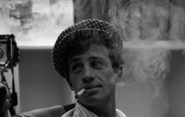 فرنسا تحارب ظاهرة التدخين في الأفلام السينما