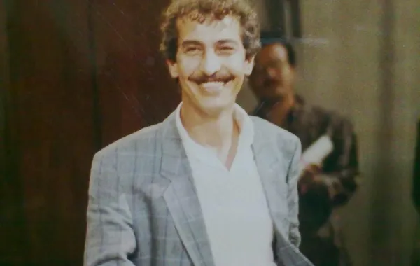 الموت يُغيب أحد أعمدة المسرح العربي المخرج الأردني نادر عمران