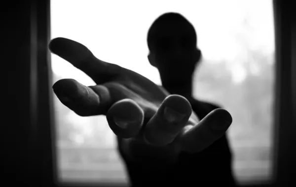 شاب يطعن والده بسكين في الجبيل الصناعية