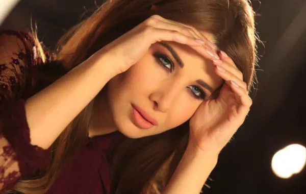 نانسي عجرم تستعد لـ"ذا فويس كيدز" بفستان من ديور