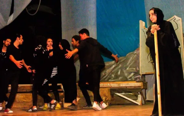 عروض مسرحية بنوادي المسرح