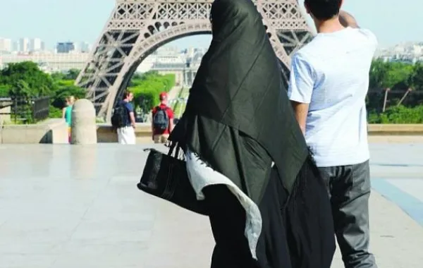 عضو شورى تطالب بالسماح للمرأة بالسفر بدون ولي