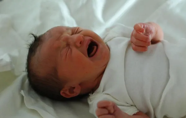 طفل يعود إلى الحياة خلال جنازته في الهند