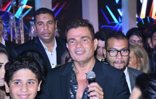 عمرو دياب يستعد لإجراء عملية تجميل سرًّا في دبي