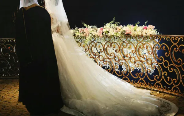 مبتعث سعودي يقيم حفل زفافه عبر "واتس اب"!