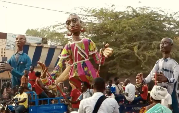 الفيلم الوثائقي "نهوض بوركينا فاسو" .. الثورة حين يصنعها الفن والسلام