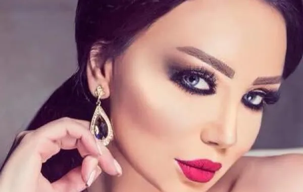 دينا هارون بجلسة تصوير جديدة.. هل من شبه بينها وبين هيفا وهبي؟