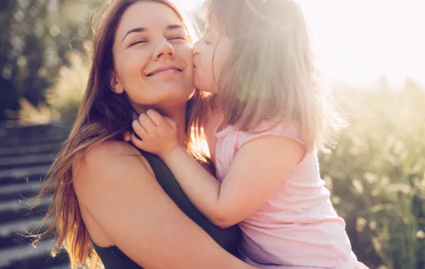 فيديو.. هكذا تبدو الأمهات في أعين أطفالهن