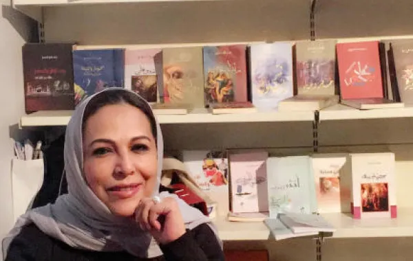 الأديبة إلهام بكر توقع رواية "أحلام خادعة" في معرض بيروت للكتاب