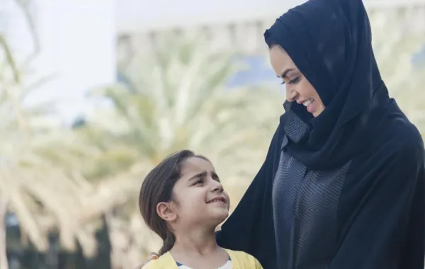 تضمين "صك الحضانة" تسلُّم الإعانات والمكافآت
