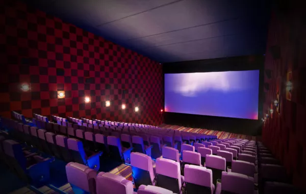 50  صالة سينما في الرياض وجدة خلال 6 أشهر