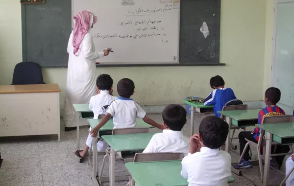 معلم يتفاجأ بعدم وجود بيانات وظيفية له منذ 7 أعوام