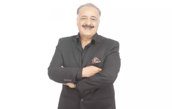 بالصور: أيمن زيدان يحتفي بحفيده ولهذا السبب يشعر بالشوق
