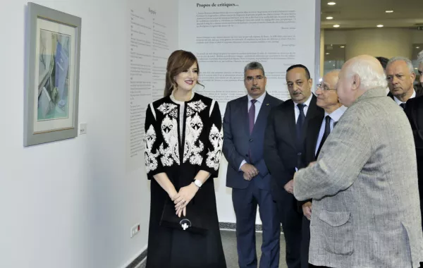 طلة جديدة للأميرة للا سلمى في معرض فني تثير إعجاب المغاربة