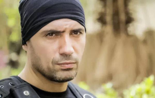 أول ظهور لوالدة ظافر العابدين المحجبة.. هل يشبهها؟!