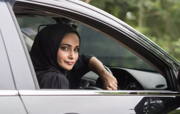 مدرسة بمواصفات عالمية لتعليم السعوديات القيادة