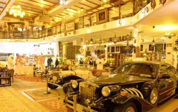 تكريم مواطن لاحتفاظه بنصف مليون قطعة أثرية