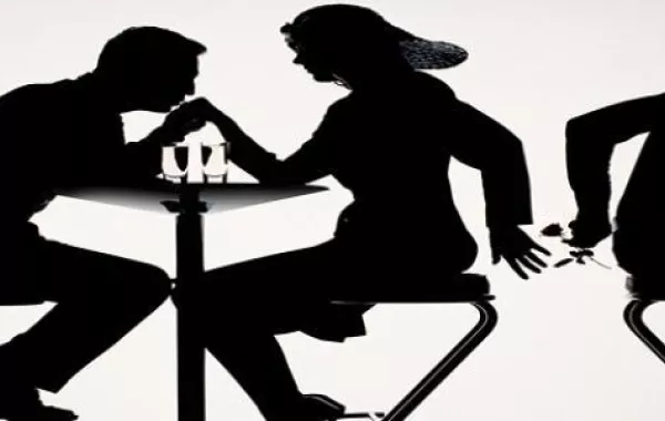 خانت زوجها  11 عاما ثم أنهت حياته بمشاركة عشيقها