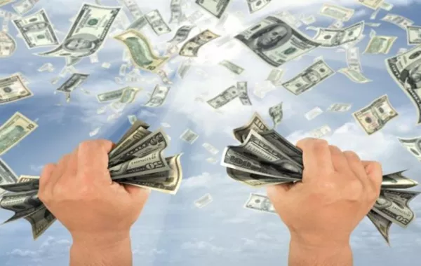 كيف يؤثر المال على سعادة الأفراد؟