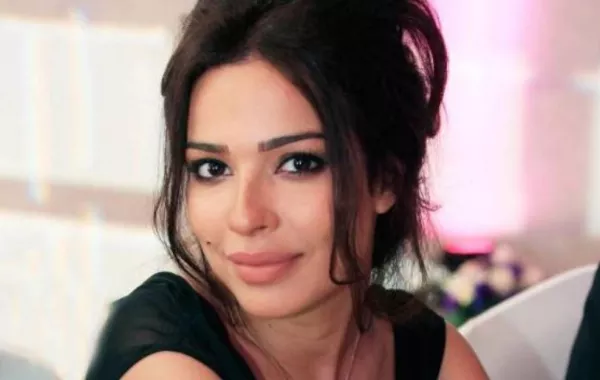 نادين نجيم بإطلالة راقية من Fendi