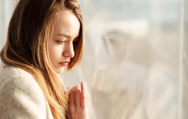 هجرني بعد أن أخطأت معه والآن يريد العودة بعد إجهاضي!