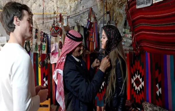 سيارة تتحول إلى «أصغر فندق في العالم»