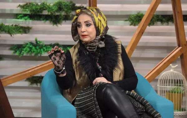 مفاجآت جديدة عن صورة شهيرة بدون حجاب.. هذا ما كشفته خبيرة التجميل