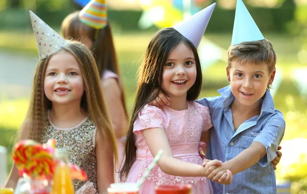 علمي طفلك قوانين الاحتفال