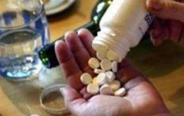 ينتحر بعد رسوبه في الامتحان بـ50 قرصاً مخدراً