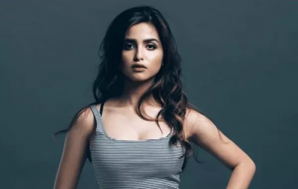  بالفيديو: حلا الترك تسحر "الفانز" بجمالها ورقصها