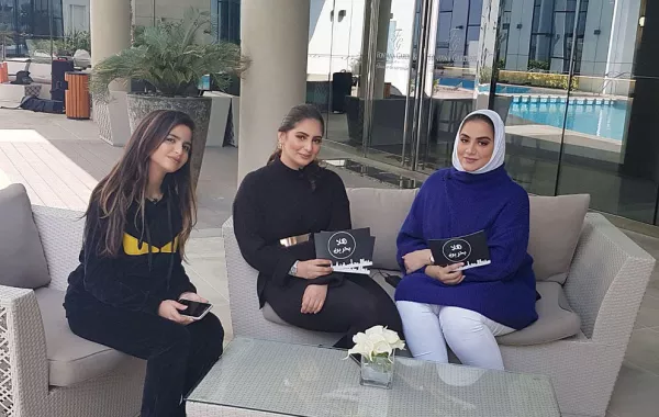 كيف قدمت حلا الترك الدعم للطلاب في برنامج " هلا بحرين"؟