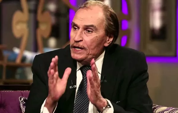 علامات تقدم العمر تبدو واضحة على عزت العلايلي في أحدث ظهور له