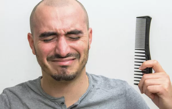 انتحار مهندس لـ "تساقط شعره"!