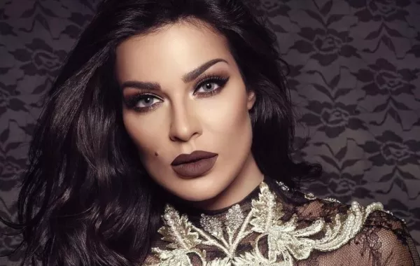 نادين نجيم تتضامن مع نادين الراسي : الله يخليكِ بصحتك