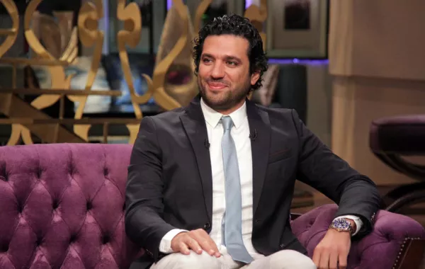 بالفيديو: دعوة خاصة من أميتاب باتشان إلى حسن الرداد