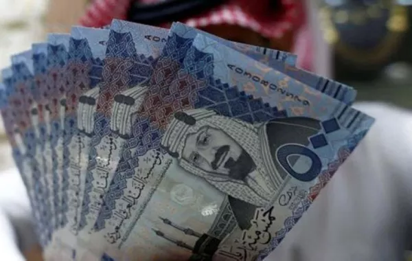السعوديون يودعون «رواتب الأبراج» بعد الأوامر الملكية الأخيرة