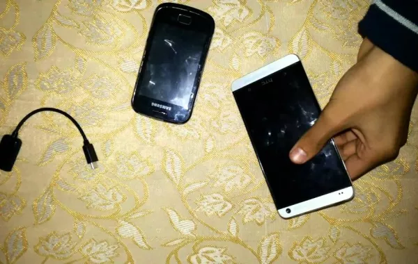 ينتحلون صفة رجال أمن بهدف السرقة
