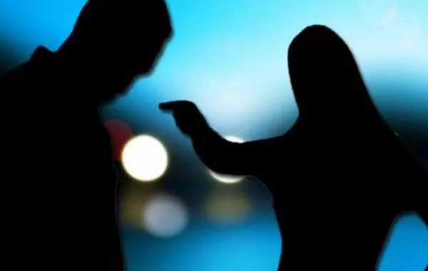 زوجة تقطع 150 ميلاً لتكتشف خيانة زوجها