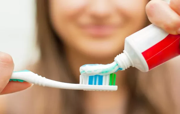 احذروا جرعات معجون الأسنان الزائدة