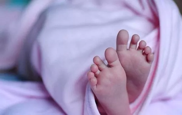 الرضيعة المعجزة.. أخف مولودة في العالم تنجو من الموت