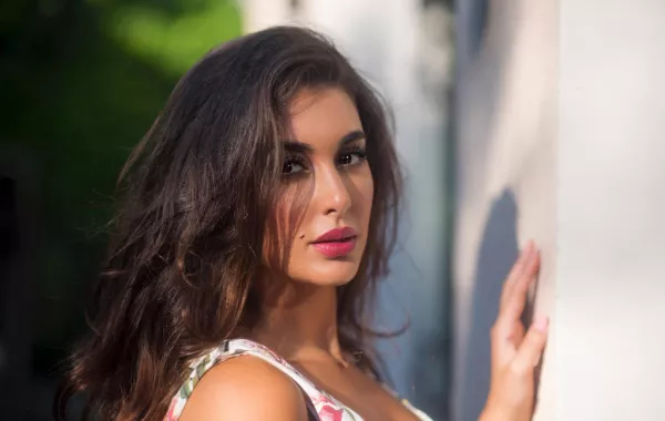 بالصور: ياسمين صبري تتحدى إصابتها بـ"قلب أسود" فهل الأخبار سيئة؟