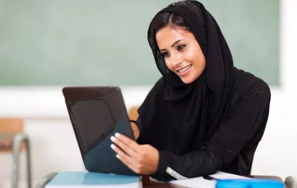 تعيين عنصر نسائي في ميناء فرسان للمرة الأولى