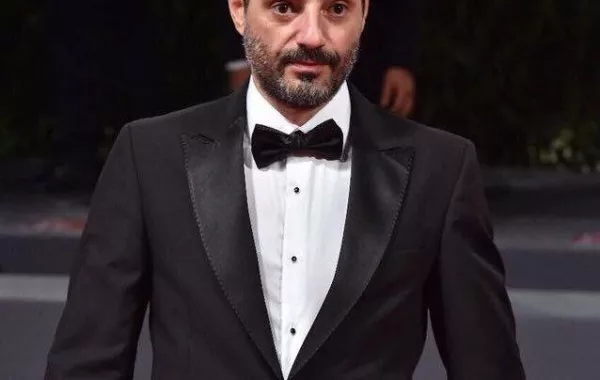 عادل كرم في مصر من أجل "تراب الماس" وجولة عالمية قريبًا